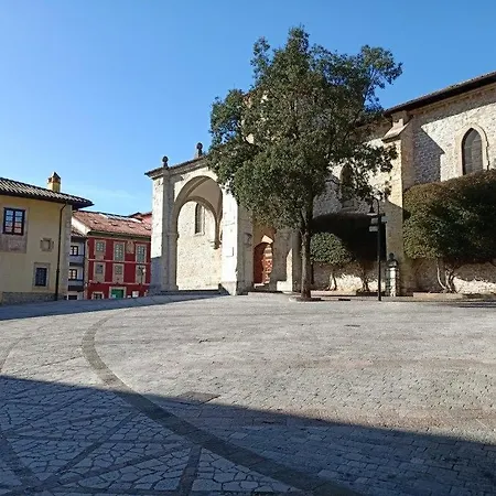Babilonia, En Tranquilo Y Centrico A 150m De La Playa Del Sablon Llanes