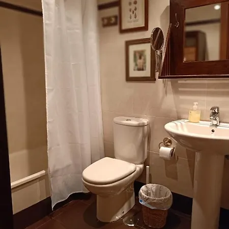 Babilonia, En Tranquilo Y Centrico A 150m De La Playa Del Sablon Llanes